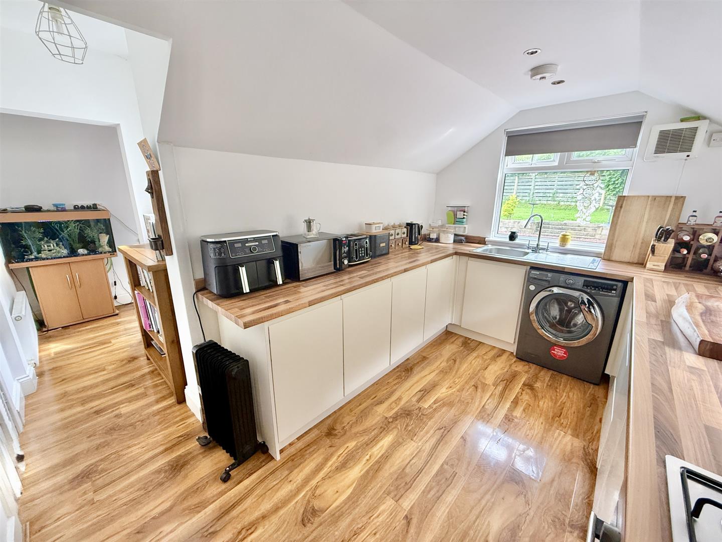 2 bed property in Meadowfoot Road, West Kilbride